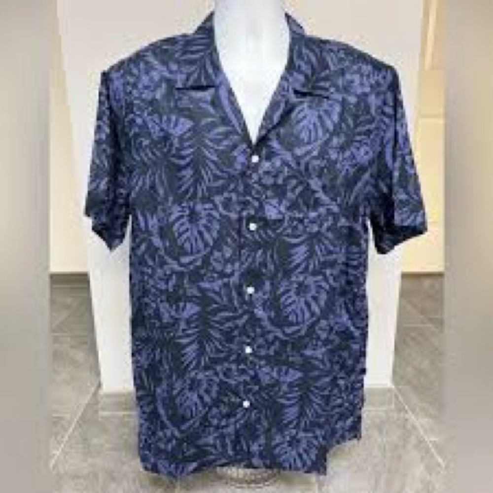 NWT...Unison Short Sleeve Patch Pocket Shirt with Camp Collar....Size XL